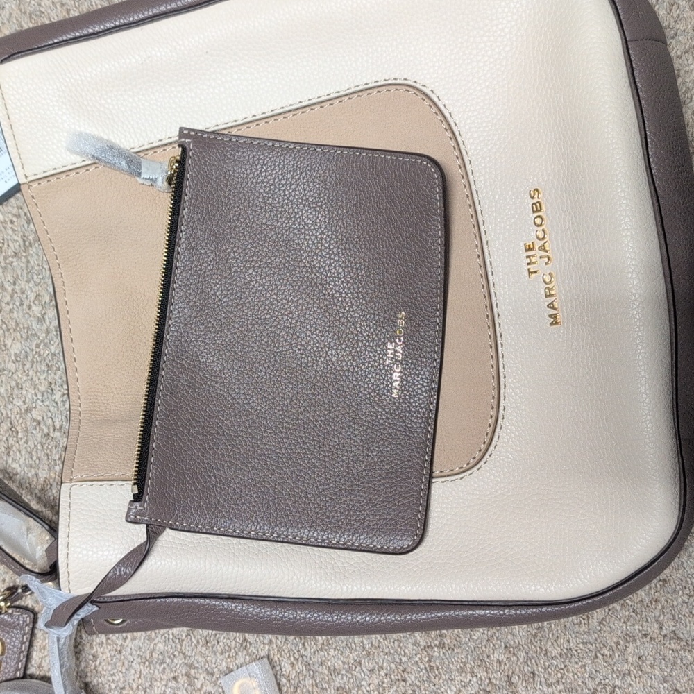 Marc Jacobs Cream Tan And Gray Hobo Style Shoulder Bag - Picture 6 of 7